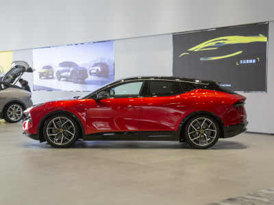 Lotus Eletre Фото №7